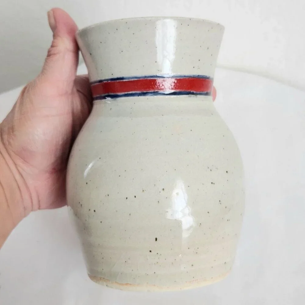 Vtg Studio Art Pottery Vase Hand Thrown Stoneware Artist Signed Gray 5.75” Heavy